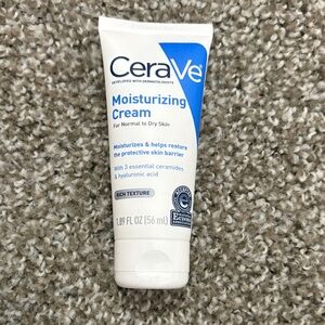 Cerave Moisturizing Cream - Blue and White